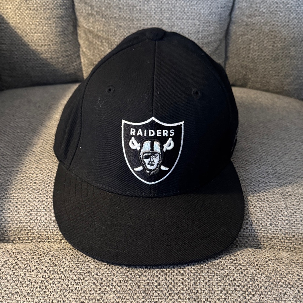 Black NFL Raiders Cap size 7 3/4